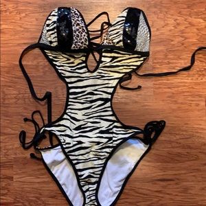 Guess One-Piece Swimsuit